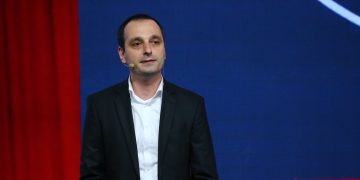 “ფონდ ქართუ”-ს მორიგი საეჭვო გარიგება” – ირაკლი აბესაძე