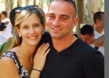 „როდესაც ტერორისტები მათ სახლში შევიდნენ 10 თვის მძინარე ტყუპები მათ გადამალეს, თავად კი შეებრძოლენ ტერორისტებს!“ – ანა შიმშილაშვილი