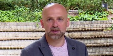 “ასე რატომ გეღადავებიან თქვენივე პარტია და ბიძინა?” – მეტრეველი