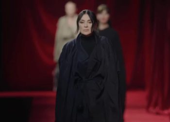 Balenciaga-ს 2024 წლის ზაფხულის კოლექციის ჩვენება დემნას დედამ გახსნა – ნახეთ ვიდეო