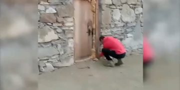 “ლომისა შენ ძალას ვენაცვალე, შენი ჩამჭედის დედას შე**ცი” – ოკუპანტებმა თამაზ გინტურის ვიდეო გაავრცელეს