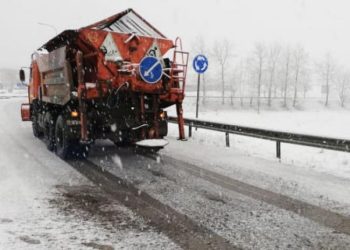 თოვისა და ლიპყინულის გამო, ახალქალაქი-კარწახის გზაზე ცალკეული სახის ავტოტრანსპორტის მოძრაობა აიკრძალა