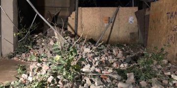 ერთი შენობის დემონტაჟისას, მეორე – ჩამოინგრა – 11 მილიონად გაყიდული შენობა, მუქარა და საფრთხე, რომელზედაც ხალხი არავინ გააფრთხილა