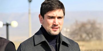 გორის მერის სკანდალური ვიზიტი მოსკოვში – “500  კაციანი დაბადების დღის სტუმარი იყო” – მედია