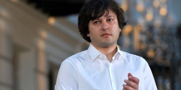 რა და ვინ უშლის ხელს მთავრობას ირაკლი ბებუას გათავისუფლებაში? – კობახიძე