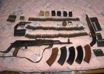 პოლიციამ თბილისსა და რეგიონებში უკანონო ცეცხლსასროლი იარაღები და საბრძოლო მასალა ამოიღო – დაკავებულია 14 პირი