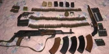 პოლიციამ თბილისსა და რეგიონებში უკანონო ცეცხლსასროლი იარაღები და საბრძოლო მასალა ამოიღო – დაკავებულია 14 პირი