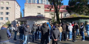 გრიგოლ ბესელიას მუქარაში ადანაშაულებენ – აქცია აჭარის პოლიციის მთავარ სამმართველოსთან