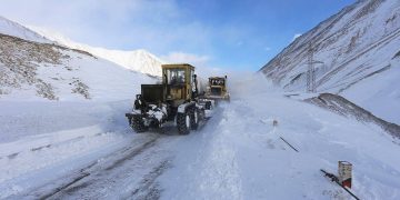 გზები ინტენსიურად იწმინდება, იყრება მარილი და შეზღუდვები ეტაპობრივად შემსუბუქდება – გზების დეპარტამენტი