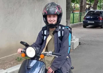 20 წლის კურიერი გოგონა, რომელიც ავარიაში მოყვა, გარდაიცვალა