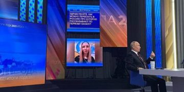 “ყირიმში გადასვლისას რატომ ირთვება როუმინგი თუ ყირიმი რუსეთია?” – ეთერში მოხვედრილი კრიტიკული შეკითხვები პუტინს