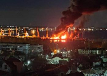 რუსულ სადესანტო ხომალდზე 19 მეზღვაური დაშავდა, 33 – დაიკარგა – Astra