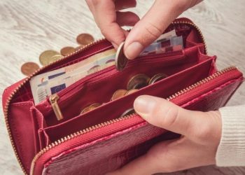 როგორი საფულე „იზიდავს“ ფულს – რჩევები ბარაქისთვის