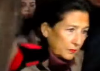 სცენისკენ მივდივარ, ვინიცობაა დამიძახეს… – ზურაბიშვილი