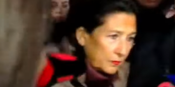 სცენისკენ მივდივარ, ვინიცობაა დამიძახეს… – ზურაბიშვილი