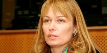 ყველას ვურჩევ fb-ით გაეცნოს შთამბეჭდავ და გულისამაჩუყებელ მილოცვას მამისგან! – რულოვსი