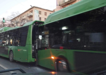 ვაჟა-ფშაველას გამზირზე ავტობუსი ავტობუსს შეეჯახა