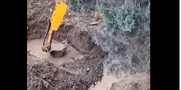 ვიდეო – “გაკეთების მაგიერ, აფუჭებენ?”; “აქეთ რო გაივსება, უკან გადაასხამს !?”; “საცერით ჯობია”; “სახლობანას თამაშობენ” – რა ხდება წერეთლის გამზირზე?