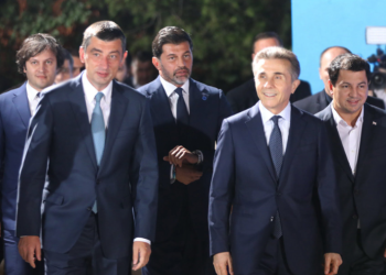 “პატარა მშიშარა ბიჭებს ივანიშვილი უკვე ბევრგან ჩაშვებული ჰყავთ” – გახარია