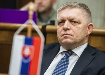 უკრაინამ უნდა დათმოს ტერიტორია, რომ რუსეთის შემოჭრა დაასრულოს – რობერტ ფიკო