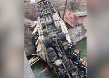 სატვირთო მდინარეში გადავარდა – დაიღუპა მძღოლი – “კაბინაში გაიჭედა და გამოსვლა ვერ მოახერხა”