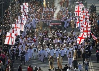 BBC მართლმადიდებლური შობის აღნიშვნის ფოტოებს აქვეყნებს, რომელთა შორის თბილისში გადაღებული „ალილოს“ კადრიც მოხვდა