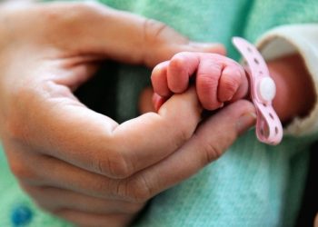 “შობის სასწაული” – გორში ქალმა ბავშვი ისე გააჩინა, რომ ორსულობის შესახებ არაფერი იცოდა