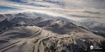 ბაკურიანში, სათხილამურო ტრასაზე კაცი დაიღუპა – “დაშავებული და დაღუპული ერთმანეთს შეეჯახნენ” – მედია