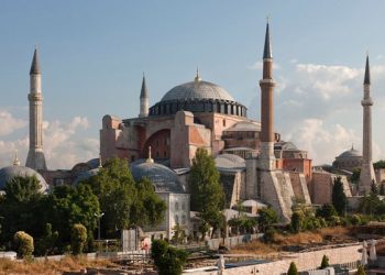 დღეიდან უცხოელებისთვის აია-სოფიაში შესვლა ფასიანი გახდა – რა თანხის გადახდა მოუწევთ ტურისტებს?