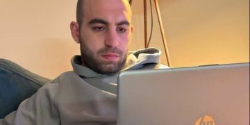 „ბოლო მონაცემებით, აცვია შავი ჰუდი და აღარ არის ძაღლთან ერთად“ – თბილისში გაუჩინარებულ ბიჭს ისევ ეძებენ