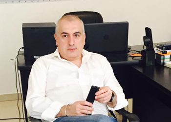 “სახეზე გვაქვს კონვენციური დარღვევა” – მამუკა ნოზაძე ქართულის არმცოდნე პირის თარჯიმნის გარეშე გასამართლებაზე