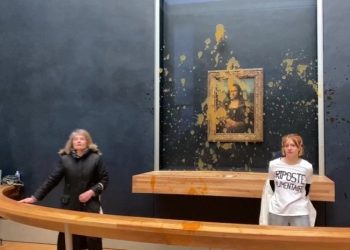 ლუვრში მონა ლიზას წვნიანი შეასხეს – BBC