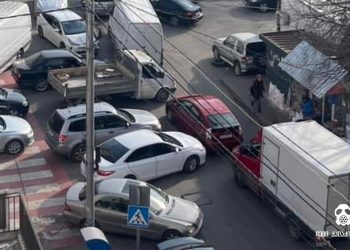 “დიდუბე გააჩერეს! საპატრულო პოლიცია ხელფასს რაში იღებს? ერთი ჩასასვლელი დაგეტოვებინათ!” – “ჩემი ქალაქი მკლავს”