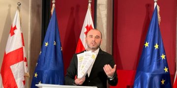 „თუ არ გეშინია, თუ მუხლები არ გიკანკალებს, მაშინ გაათავისუფლე პრეზიდენტი სააკაშვილი“ – ხაბეიშვილი ივანიშვილს