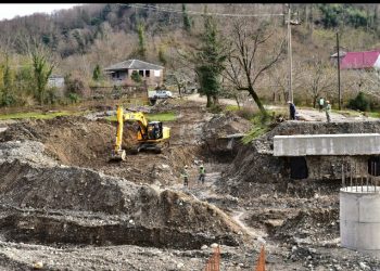 ლანჩხუთში 8 სექტემბრის სტიქიის შედეგად დაზიანებული ხიდების, მილხიდებისა და ნაპირსამაგრების მოწყობა მიმდინარეობს