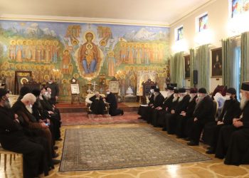 ნარკოტიკების მომხმარებელთა ზრდა და აზარტული თამაშები – პატრიარქი მღვდელმთავრებს შეხვდა
