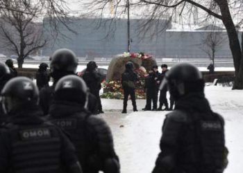 ნავალნის ხსოვნისადმი მიძღვნილ აქციებზე რუსეთში 300-ზე მეტი ადამიანი დააკავეს