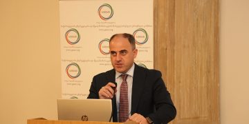 დავით ნარმანიამ ენერგეტიკის სასწავლო ცენტრის ელექტროენერგეტიკის რეგულირების კურსის ახალი მონაწილეებისთვის ლექცია წაიკითხა