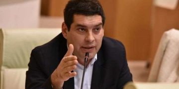 „აგერ უკვე სასამართლომაც დაადასტურა, რომ ის არღვევს კონსტიტუციას“ – დავითულიანი ზურაბიშვილზე