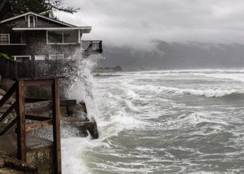 კალიფორნიაში შტორმსა და წყალდიდობას ელიან
