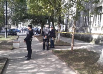 „ოზურგეთში, უცნობმა პირებმა გაზეთ „ალიონის“ რედაქციის ფართში ხანძრის გაჩენის მიზნით გარკვეულ სითხეს ცეცხლი წაუკიდეს“ – „ალიონის“ რედაქცია