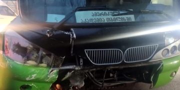 “საბედნიეროდ, ბავშვები არ ისხდნენ ამ ავტობუსში” – ავარია თბილისში