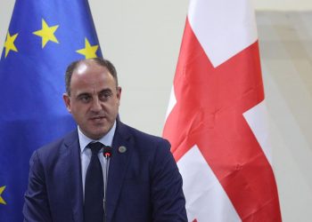 სემეკის თავმჯდომარეს, პროფესორ დავით ნარმანიას საქართველოს ტექნიკურ  უნივერსიტეტში ხანგრძლივი და ნაყოფიერი საქმიანობისთვის საპატიო დიპლომი გადაეცა