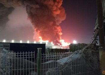 ვოლგოგრადში მსხვილ ნავთობგადამამუშავებელ საწარმოს ცეცხლი გაუჩნდა