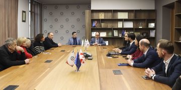 სემეკთან არსებული ენერგეტიკის სასწავლო ცენტრი სკოლის მოსწავლეებისთვის ახალ პროექტს იწყებს