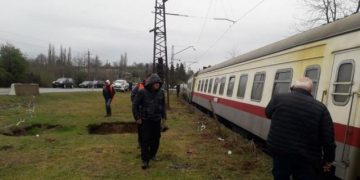 ოზურგეთი-თბილისის მატარებელი ლიანდაგიდან გადავიდა