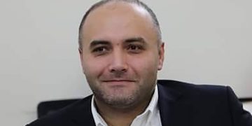 “გასაბერი ჯაბა იოსელიანი გვყავს პარლამენტში” – აკაკი გვიანიძე