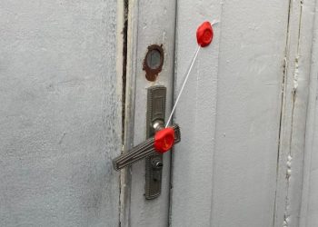 აზერბაიჯანში პოლიციამ ტელეკომპანია Toplum TV-ის ოფისი დაარბია და დალუქა – oc-media