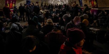 “მეორე ღამეა კიევის მეტროებში ათენებს ხალხი – სულ გაცოფდნენ ღორიშვილები” – ვანო ნადირაძე