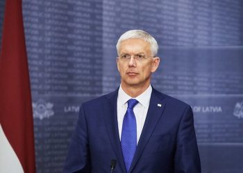 ჩარტერული რეისების გამოყენების გამო, ლატვიის საგარეო საქმეთა მინისტრმა თანამდებობა დატოვა